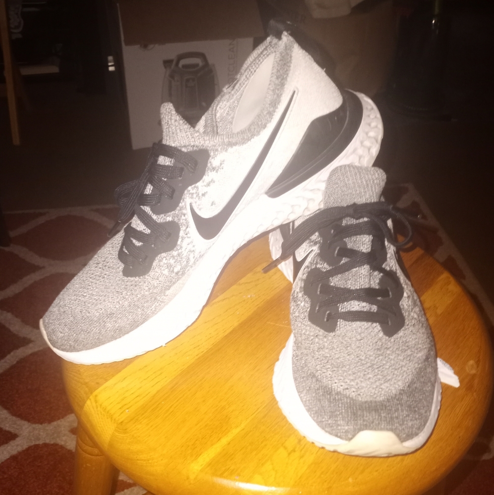 Nike epic react flyknit 2